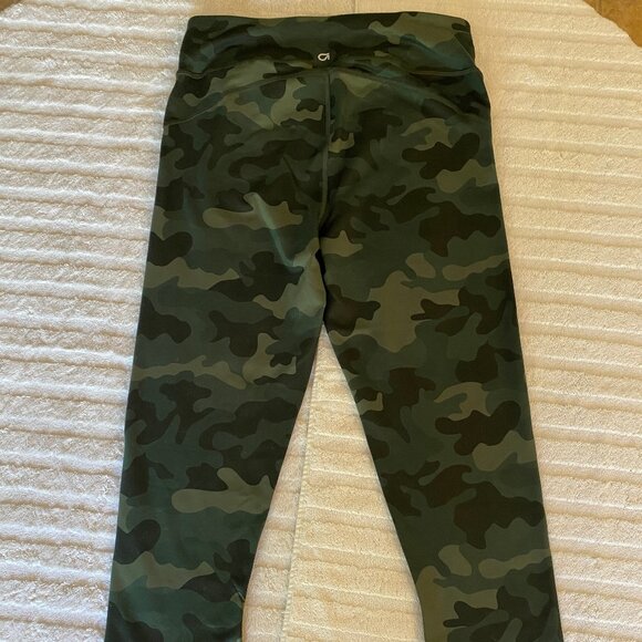 GapFit Leggings - green camo pattern - Picture 2 of 16